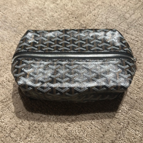 Goyard Accessories Goyard Boeing 25 Toiletries Bag Authentic New